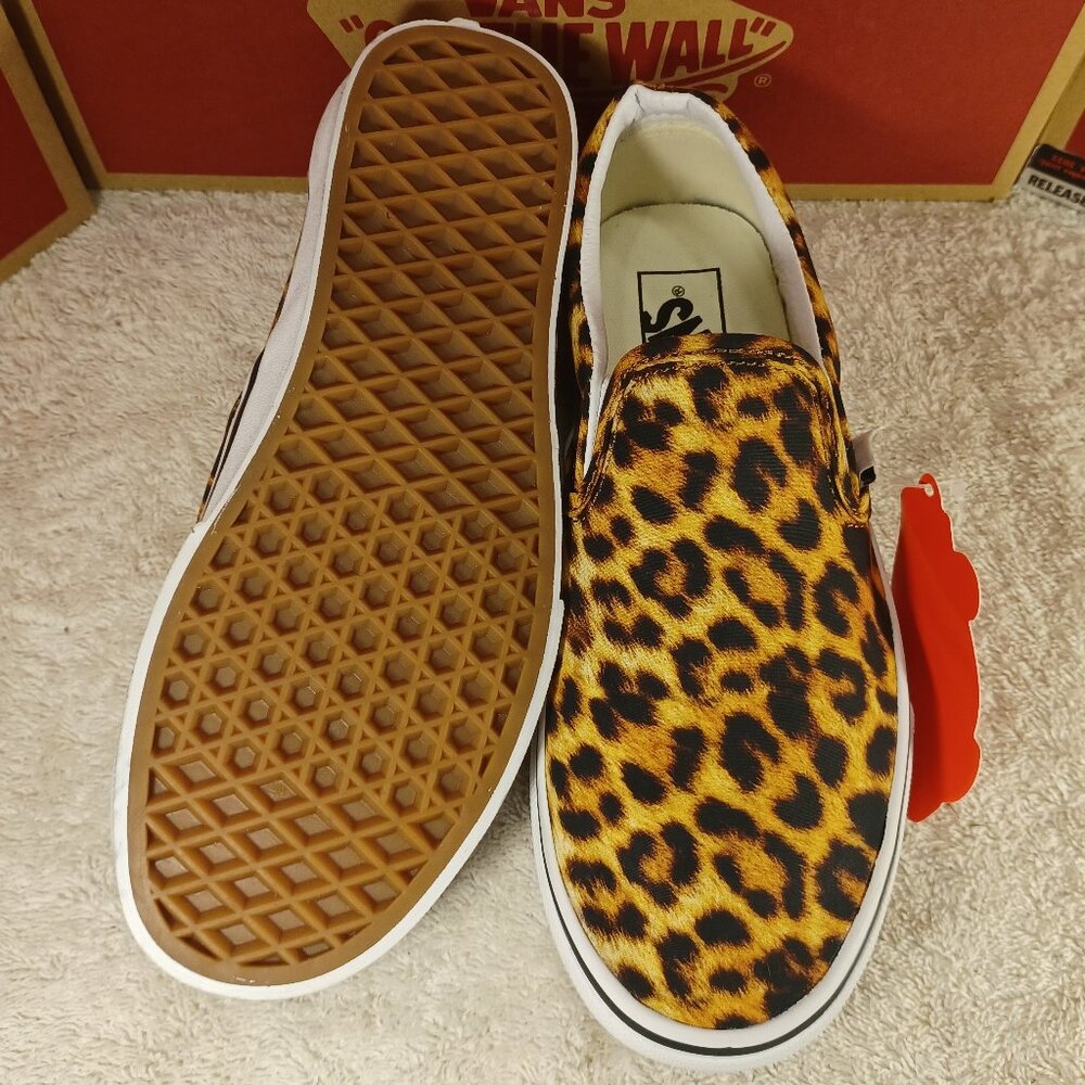 Vans Men's 4.5/Women's 6 Classic Slip On Leopard Black/True White VN0A5A08316 - Picture 3 of 12
